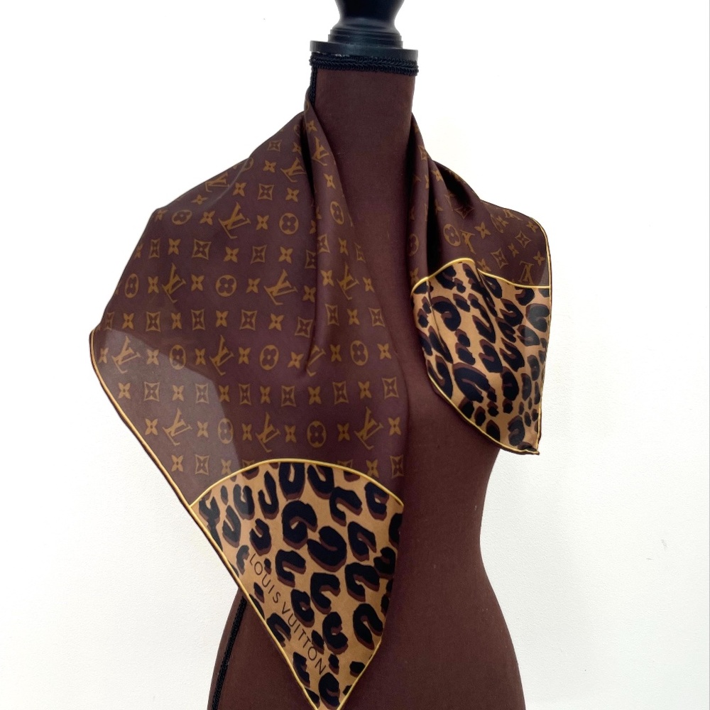 New Louis Vuitton Scarf Leopard Print Monogram Flower Silk Wrap - Picture 3 of 16